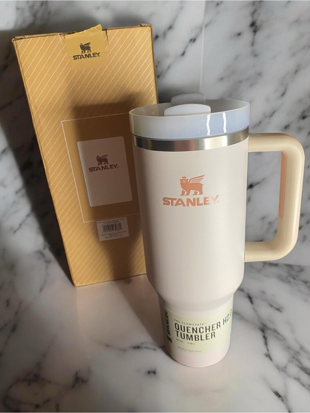 40 oz Stanley Quencher H2.0 FlowState Tumbler Rose Quartz colorway